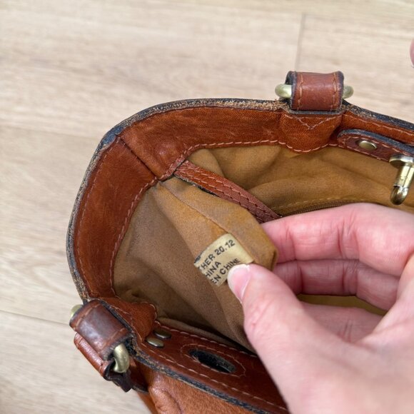 Patricia Nash Tooled Leather Shoulder Bag Brown Floral Brass Toggle Close - Picture 13 of 16